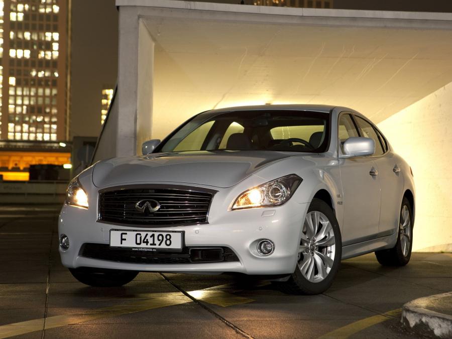  Infiniti M35h 2011 года  (EU) (фото 7 из 12)